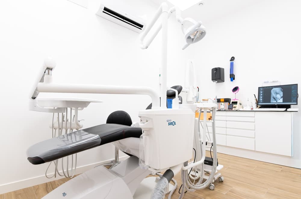 ¡Pide cita en nuestra clínica dental para cuidar tu sonrisa!