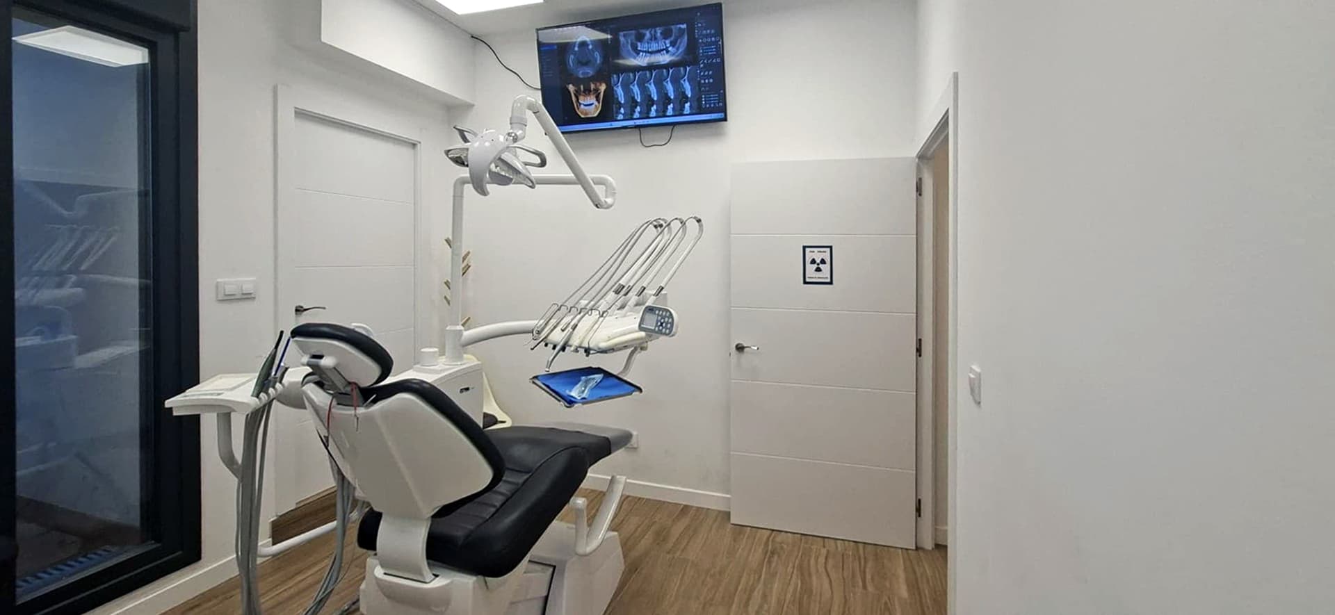 Descubre las instalaciones de Redondela Dental