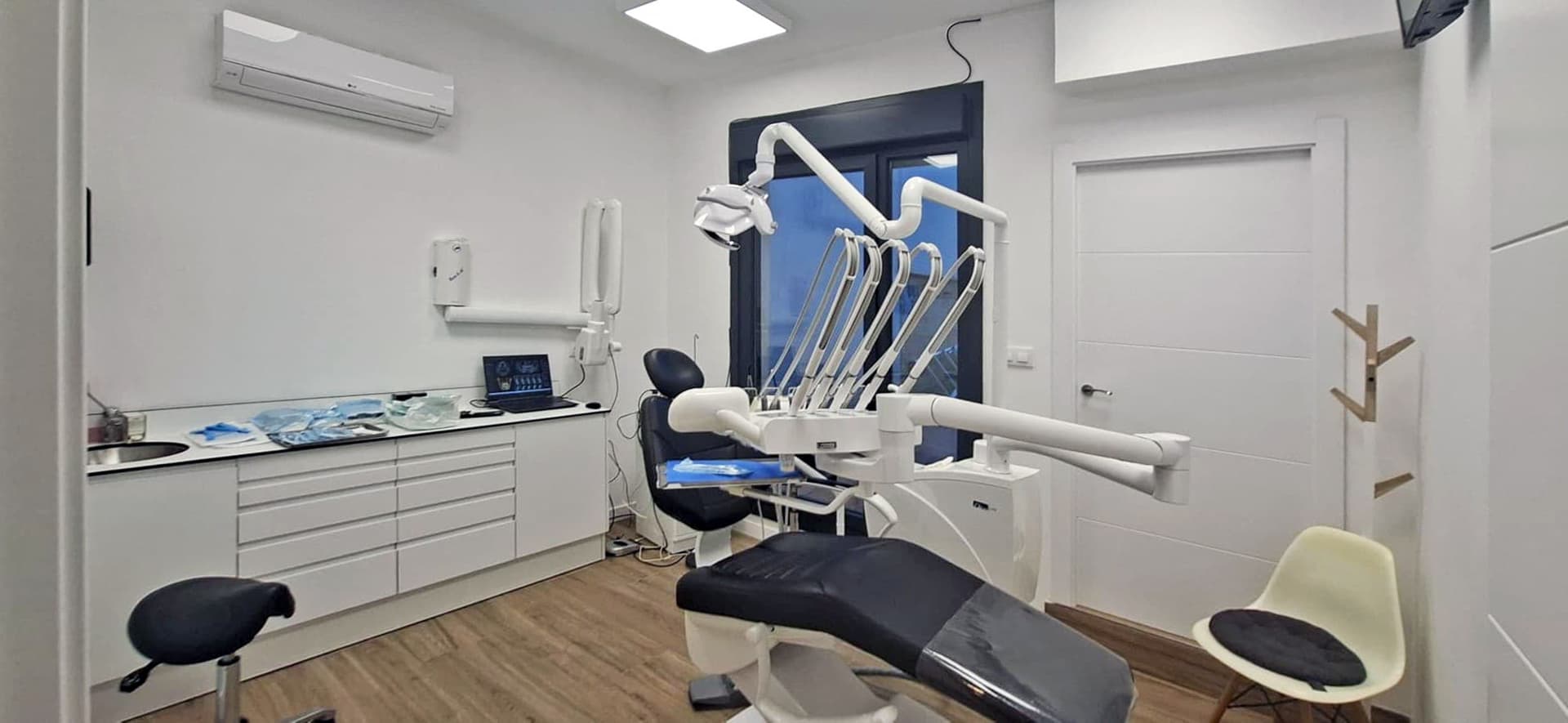 Descubre las instalaciones de Redondela Dental