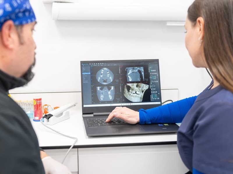 Implantólogo en Redondela